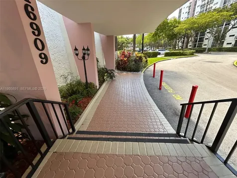 16909 N Bay Road Sunny Isles Beach FL 33160
