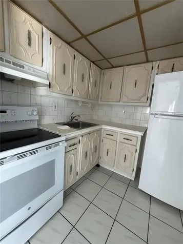 8425 Harding Avenue Miami Beach FL 33141