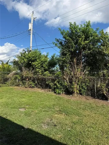 1624 E River Drive Margate FL 33063
