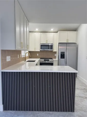 1090 SE 6th Avenue Dania Beach FL 33004