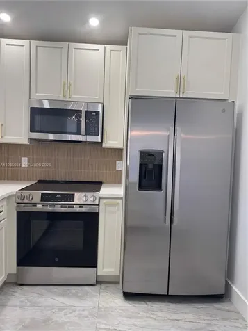 1090 SE 6th Avenue Dania Beach FL 33004