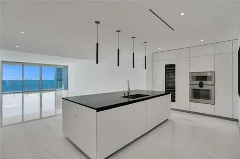 300 Biscayne Boulevard Way Miami FL 33131