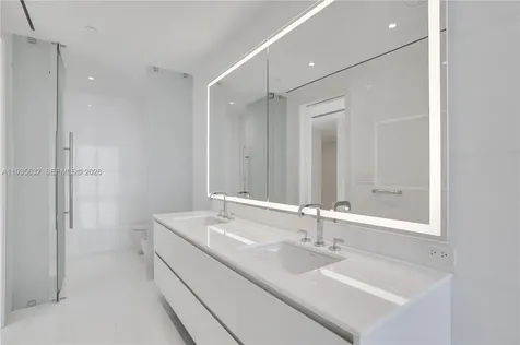 300 Biscayne Boulevard Way Miami FL 33131