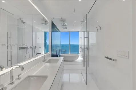 300 Biscayne Boulevard Way Miami FL 33131