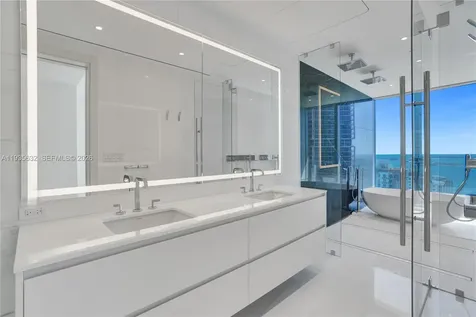 300 Biscayne Boulevard Way Miami FL 33131