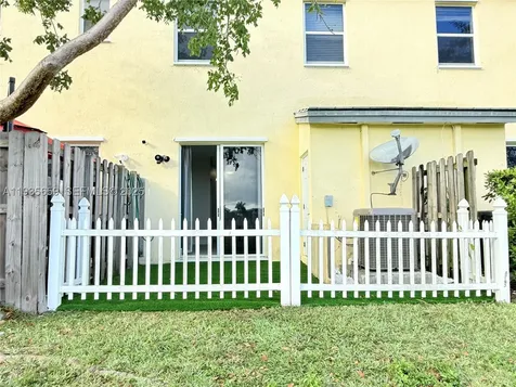 134 SE 28th Terrace Homestead FL 33033