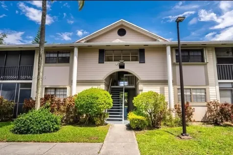 811 NE 199th Street Miami FL 33179