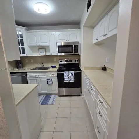 811 NE 199th Street Miami FL 33179