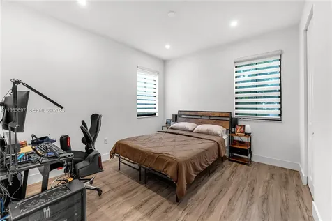 9881 W 34th Avenue Hialeah FL 33018