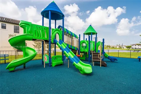 9881 W 34th Avenue Hialeah FL 33018