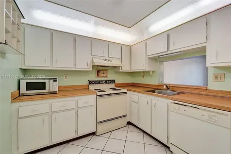 1810 SW 81st Avenue North Lauderdale FL 33068