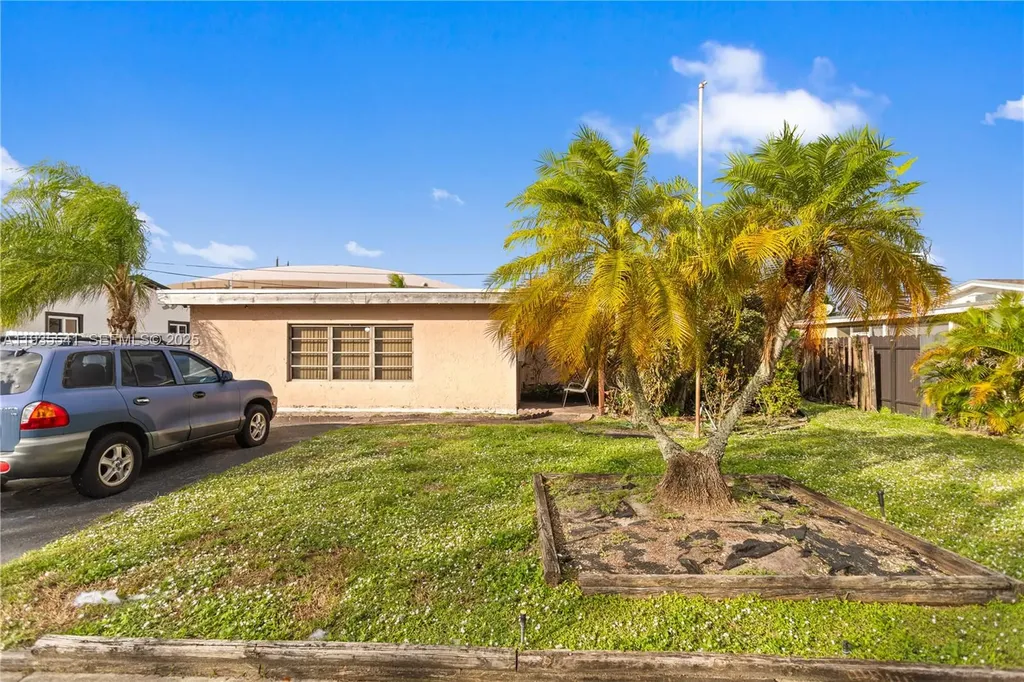 6811 Thomas Street Hollywood FL 33024
