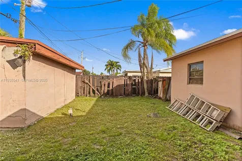 6811 Thomas Street Hollywood FL 33024