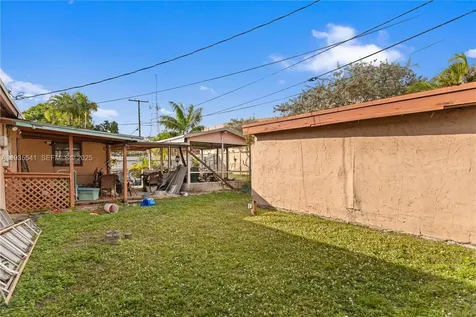6811 Thomas Street Hollywood FL 33024
