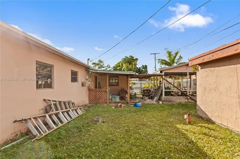 6811 Thomas Street Hollywood FL 33024