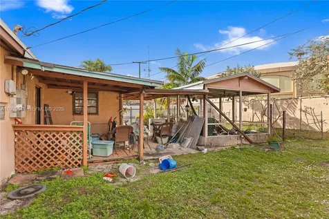 6811 Thomas Street Hollywood FL 33024