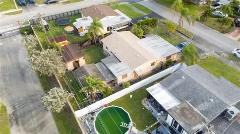 6811 Thomas Street Hollywood FL 33024