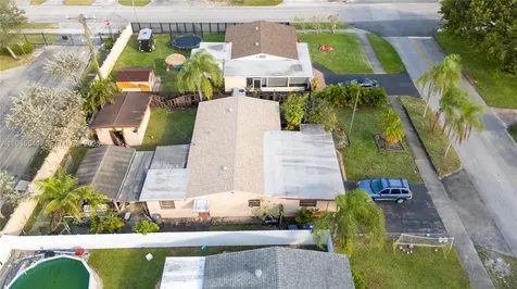 6811 Thomas Street Hollywood FL 33024