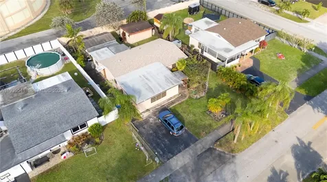 6811 Thomas Street Hollywood FL 33024