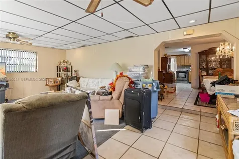 6811 Thomas Street Hollywood FL 33024