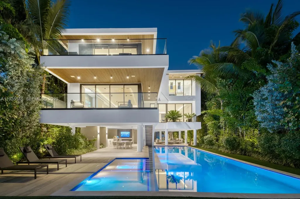 40 W Rivo Alto Drive Miami Beach FL 33139