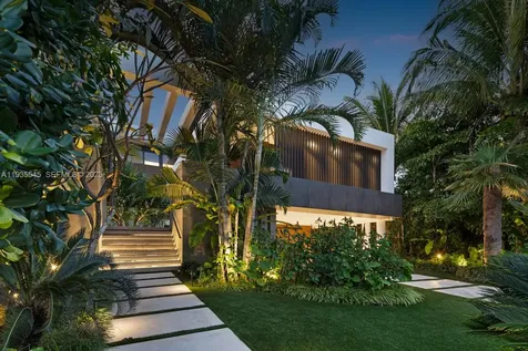 40 W Rivo Alto Drive Miami Beach FL 33139