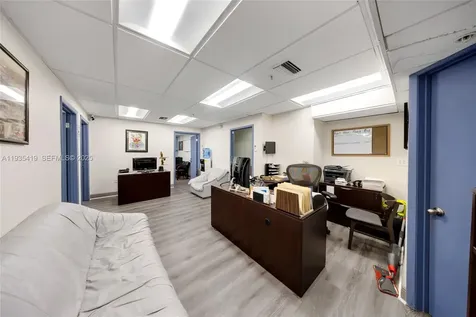 7657 NW 50th Street Miami FL 33166