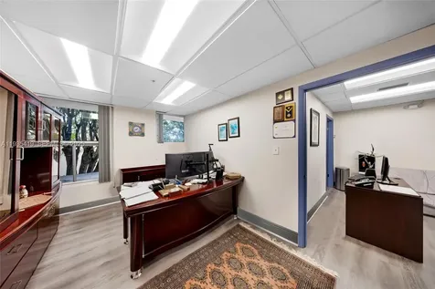 7657 NW 50th Street Miami FL 33166