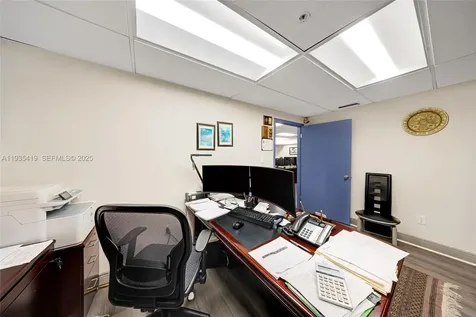 7657 NW 50th Street Miami FL 33166