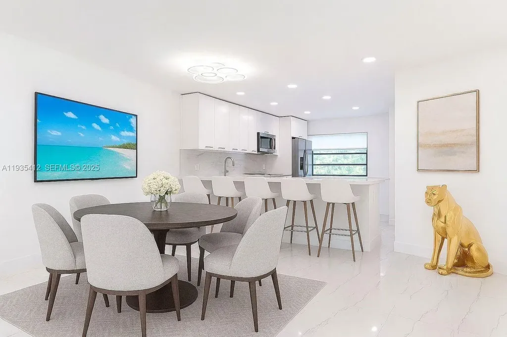 8435 Casa Del Lago Boca Raton FL 33433
