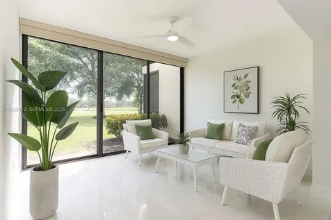 8435 Casa Del Lago Boca Raton FL 33433