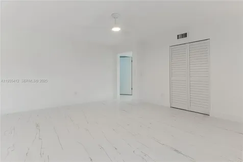 8435 Casa Del Lago Boca Raton FL 33433
