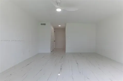 8435 Casa Del Lago Boca Raton FL 33433