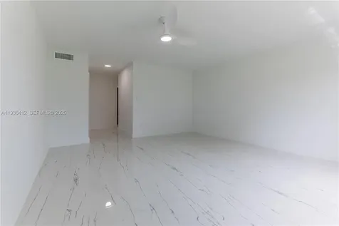 8435 Casa Del Lago Boca Raton FL 33433