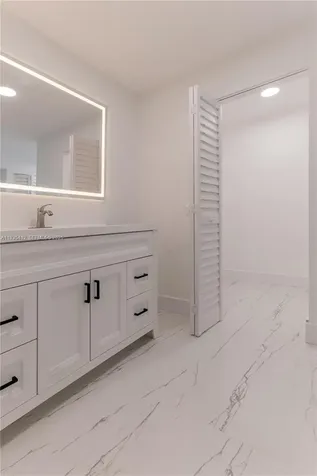 8435 Casa Del Lago Boca Raton FL 33433