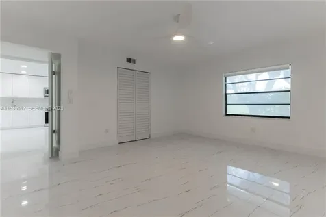 8435 Casa Del Lago Boca Raton FL 33433