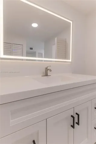 8435 Casa Del Lago Boca Raton FL 33433