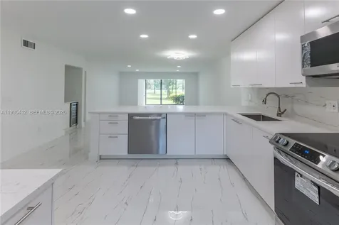 8435 Casa Del Lago Boca Raton FL 33433