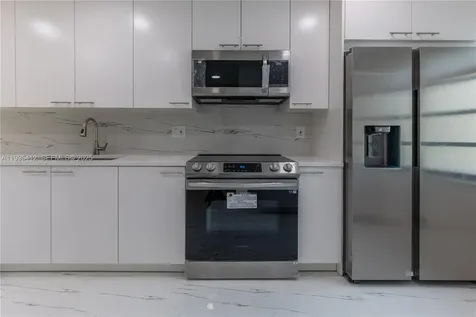 8435 Casa Del Lago Boca Raton FL 33433