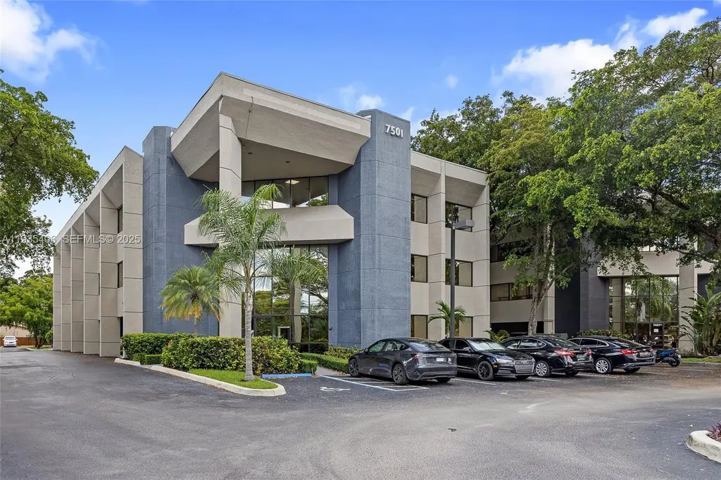 7501 W Oakland Park Boulevard Lauderhill FL 33319