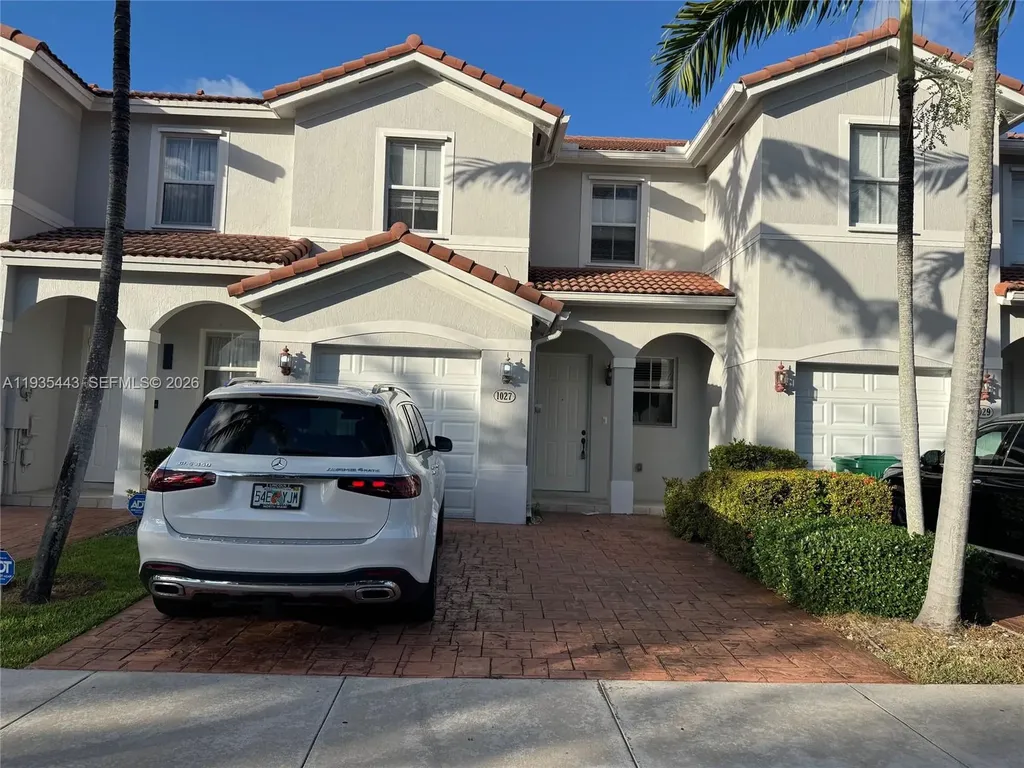 1027 NE 207th Street Miami FL 33179