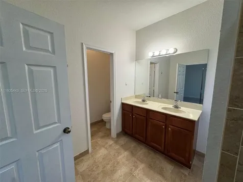 1027 NE 207th Street Miami FL 33179