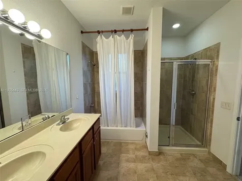 1027 NE 207th Street Miami FL 33179