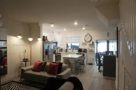 10589 W 32nd Lane Hialeah Gardens FL 33018