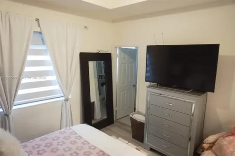 10589 W 32nd Lane Hialeah Gardens FL 33018