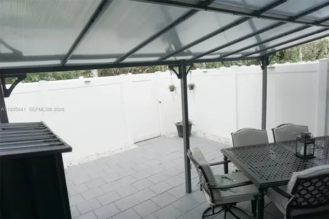 10589 W 32nd Lane Hialeah Gardens FL 33018