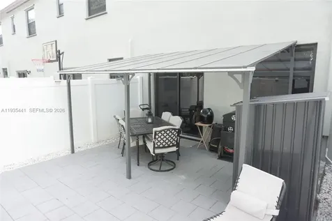 10589 W 32nd Lane Hialeah Gardens FL 33018