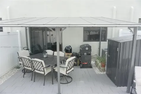 10589 W 32nd Lane Hialeah Gardens FL 33018