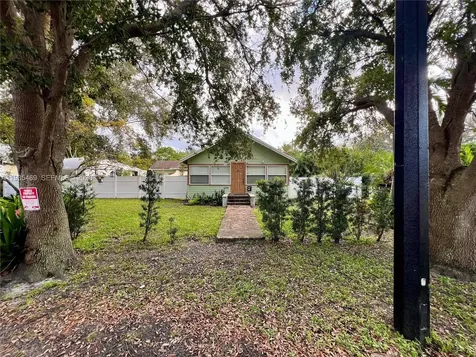 400 NE 3rd Street Pompano Beach FL 33060