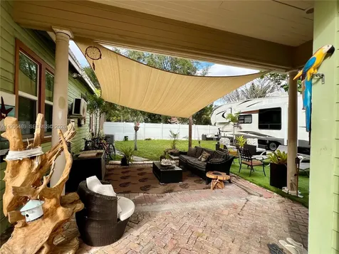 400 NE 3rd Street Pompano Beach FL 33060